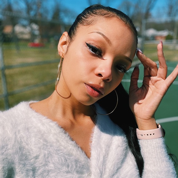 Meet your Posher, Ashleigh - Picture 2 of 3